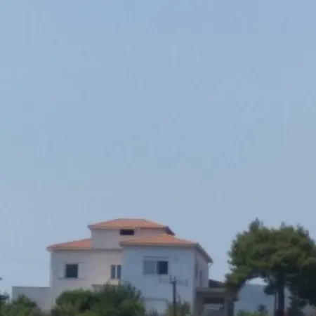 Kymi Bay House *